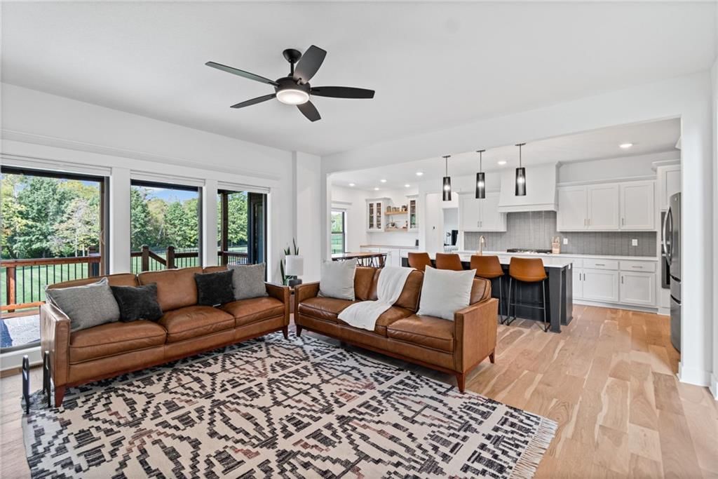 Photo 4 of 52 - 2102 Foxtail Drive, Kearney, MO 64060