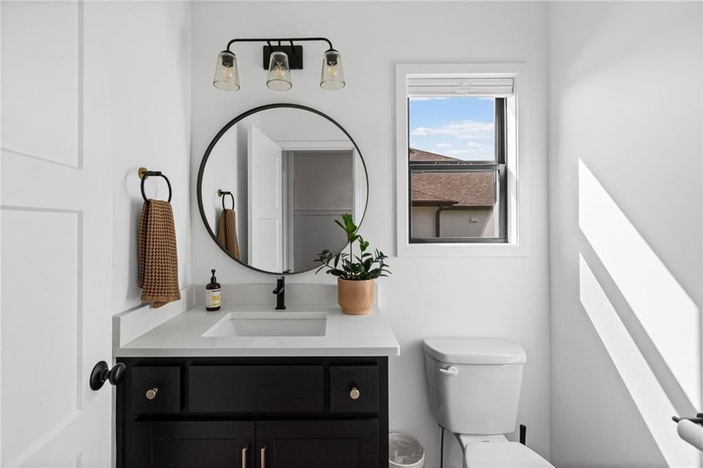 Photo 10 of 52 - 2102 Foxtail Drive, Kearney, MO 64060