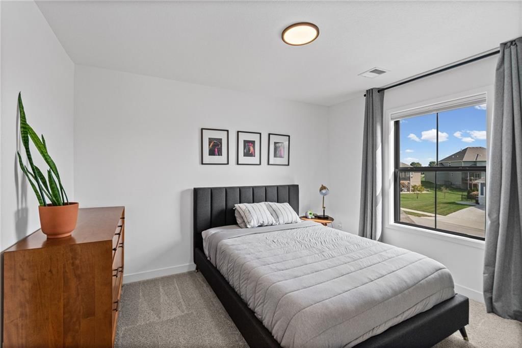 Photo 24 of 52 - 2102 Foxtail Drive, Kearney, MO 64060