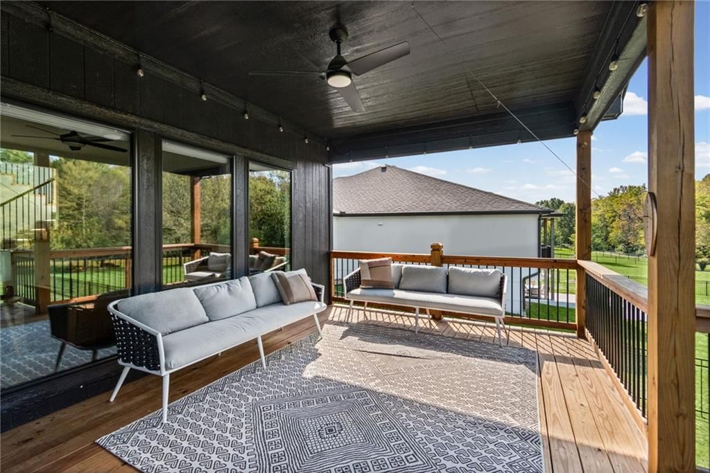 Photo 38 of 52 - 2102 Foxtail Drive, Kearney, MO 64060