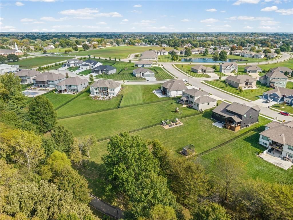Photo 48 of 52 - 2102 Foxtail Drive, Kearney, MO 64060