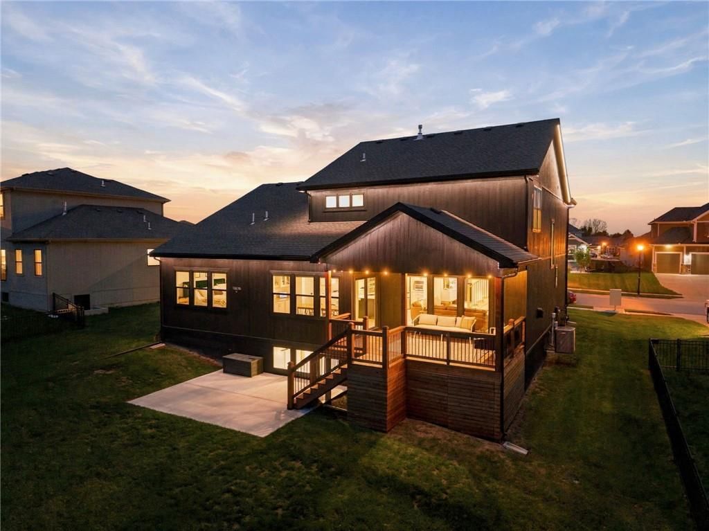 Photo 37 of 52 - 2102 Foxtail Drive, Kearney, MO 64060