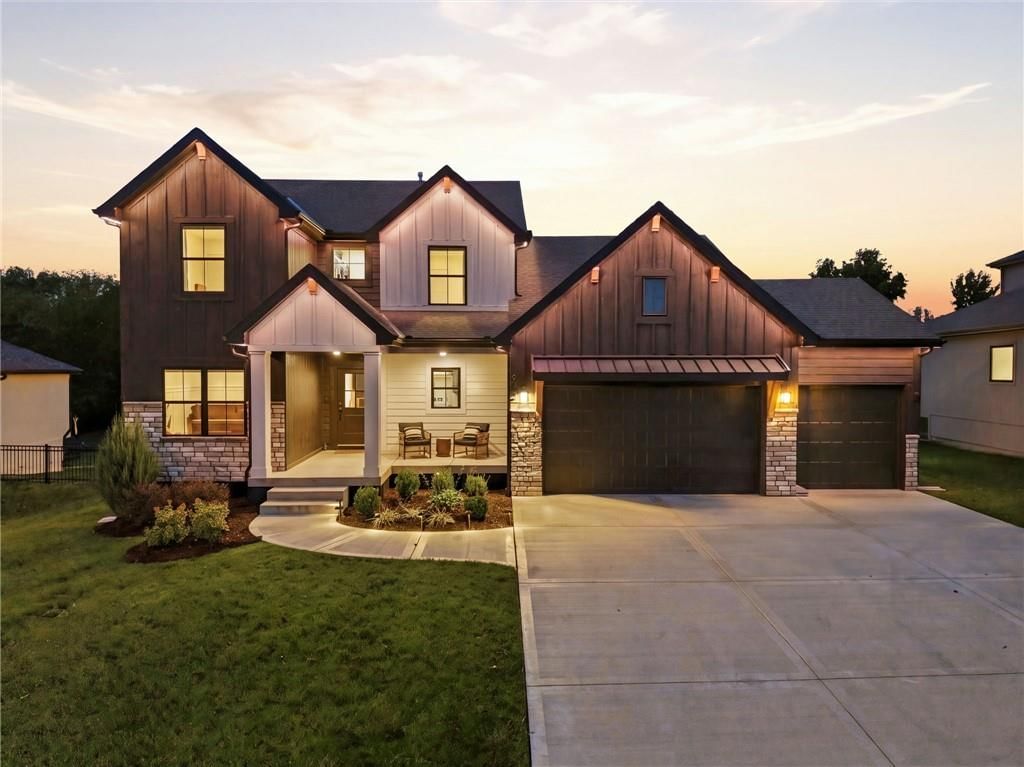 2102 Foxtail Drive, Kearney, MO