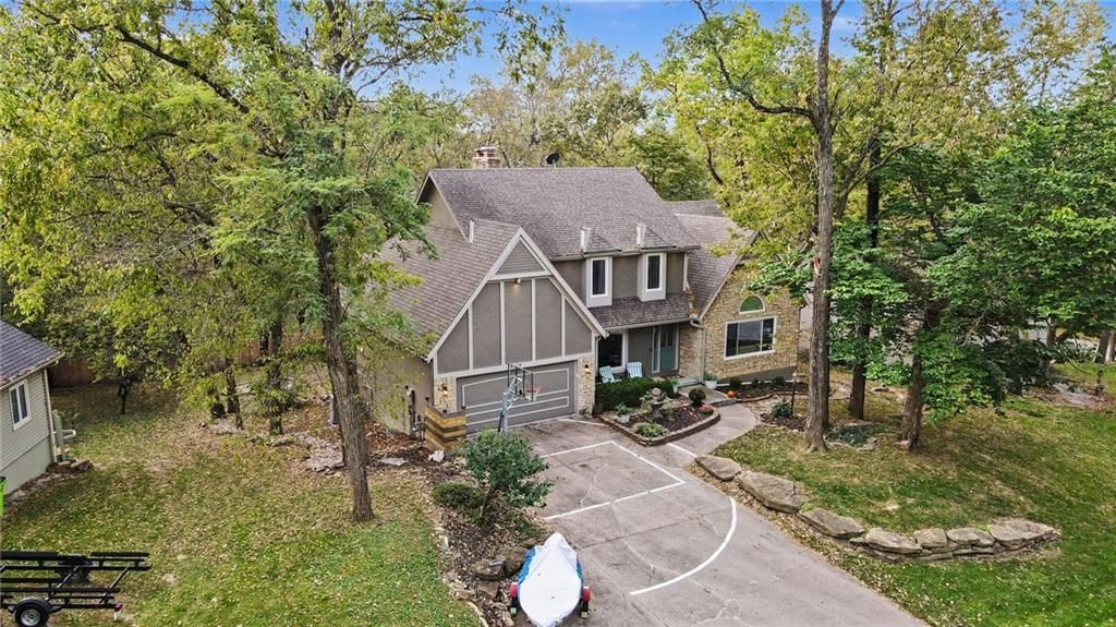 8228 NW Weatherby Drive, Weatherby Lake, MO