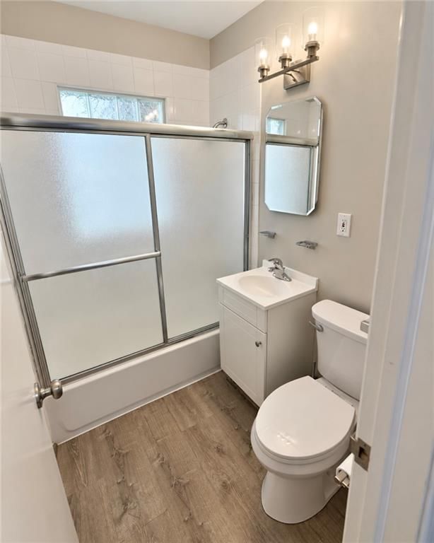 Photo 7 of 16 - 302 NE Howard Street, Lee's Summit, MO 64063