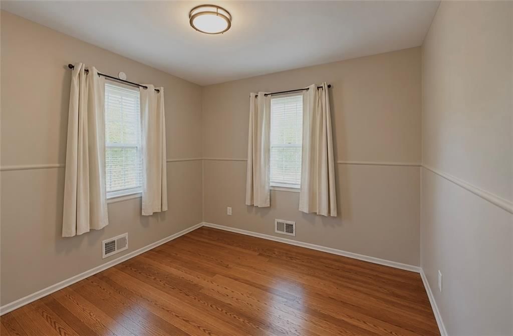 Photo 8 of 16 - 302 NE Howard Street, Lee's Summit, MO 64063