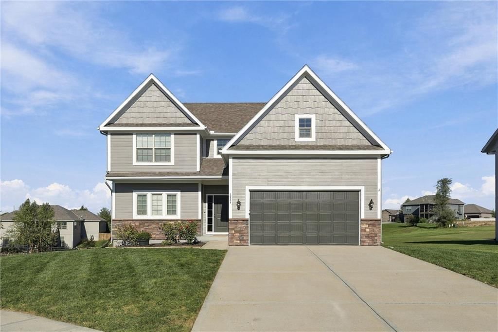 18304 Rock Creek Drive, Smithville, MO