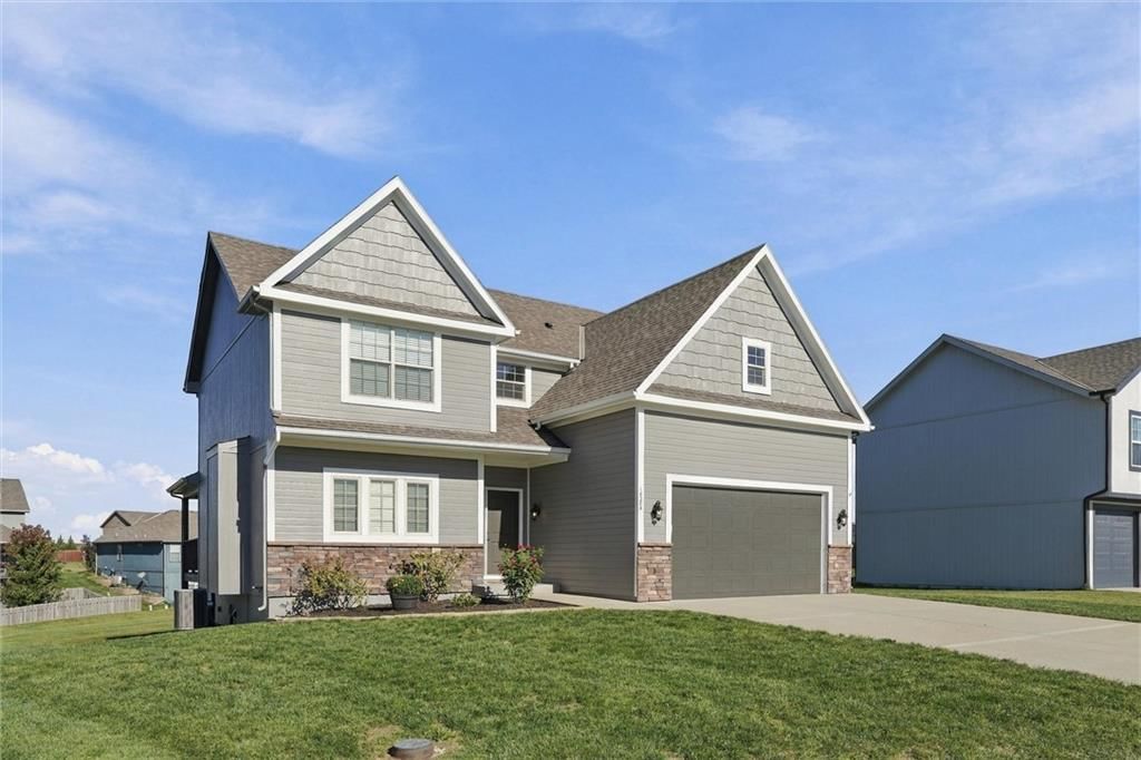 18304 Rock Creek Drive, Smithville, MO: listing photo 3