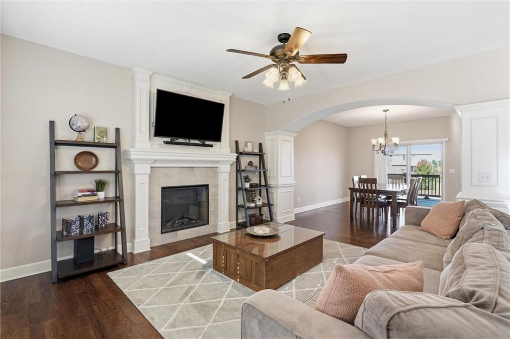 18304 Rock Creek Drive, Smithville, MO