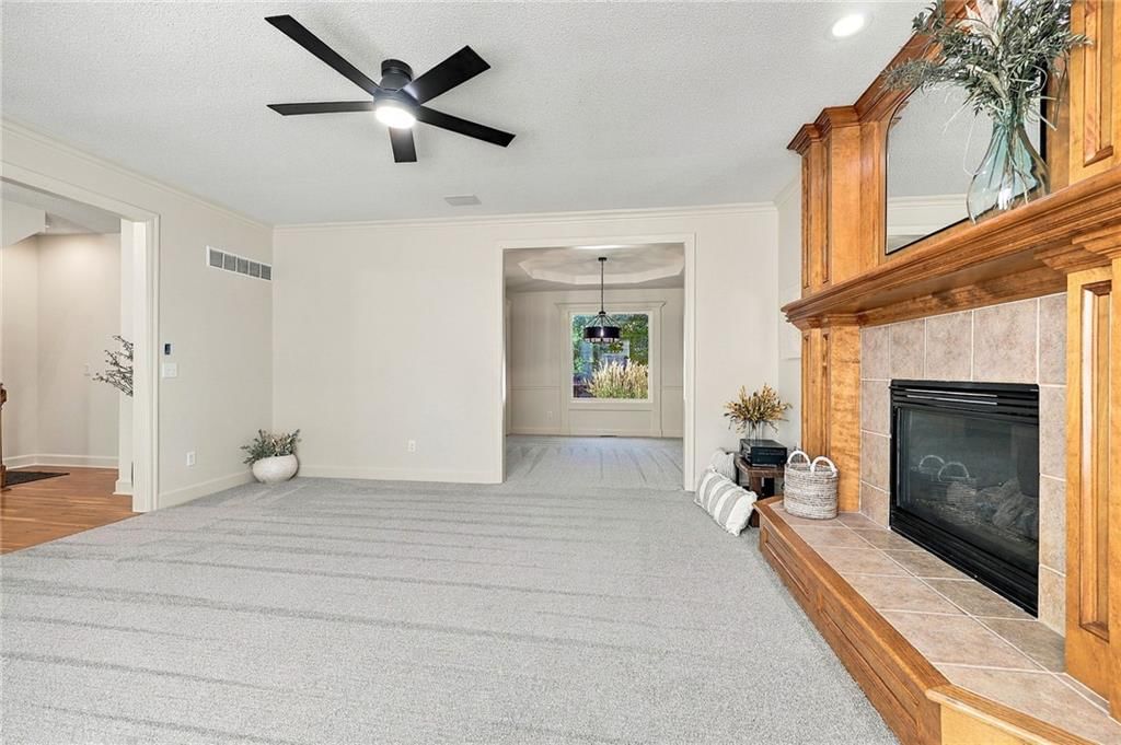 Photo 7 of 41 - 15836 W 153rd Terrace, Olathe, KS 66062
