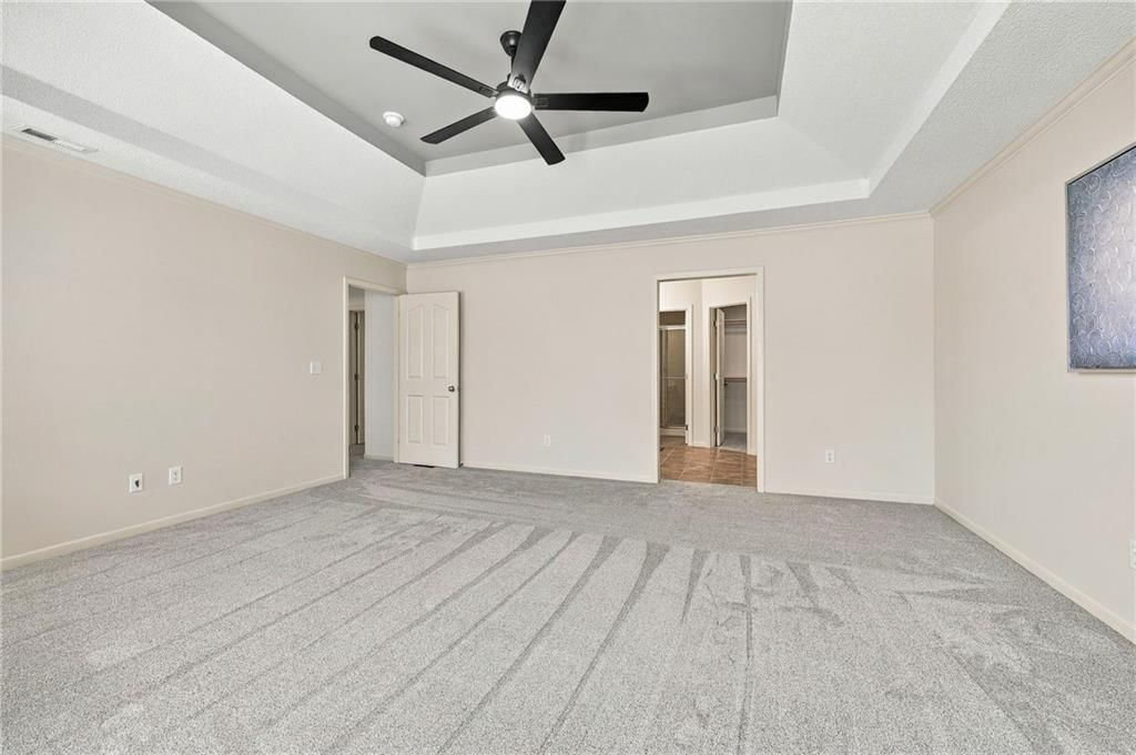 Tray ceiling at 15836 W 153rd Terrace, Olathe, KS 66062