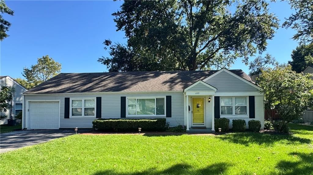 2219 W 79TH Street, Prairie Village, KS