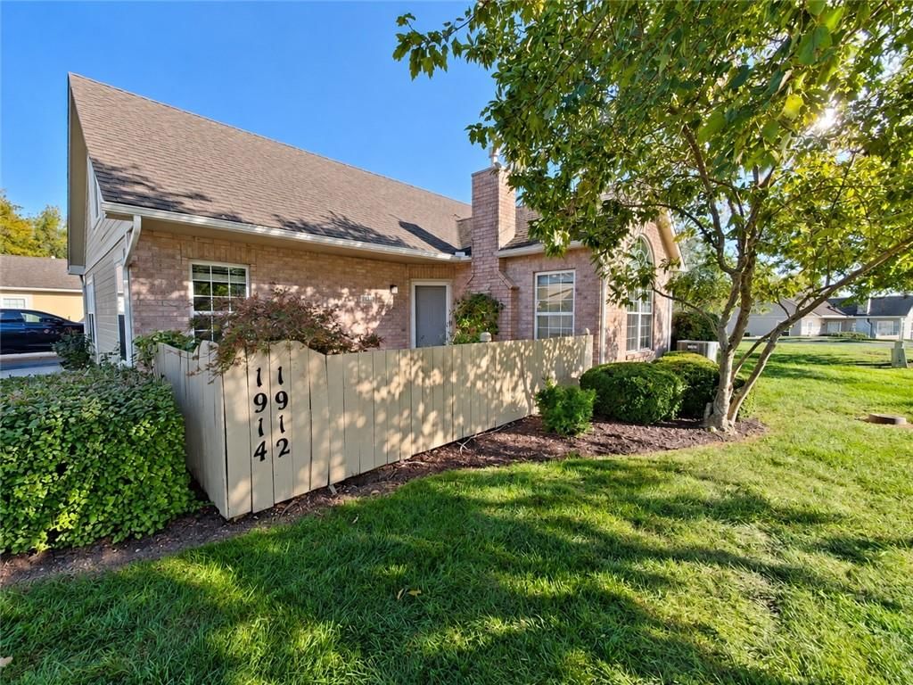 1912 W 139th Street, Leawood, KS