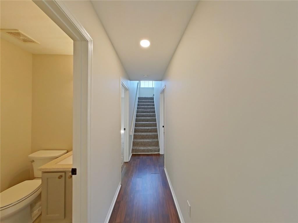 Photo 9 of 29 - 1912 W 139th Street, Leawood, KS 66224