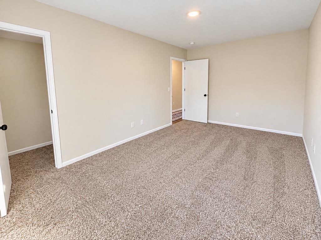 Photo 11 of 29 - 1912 W 139th Street, Leawood, KS 66224