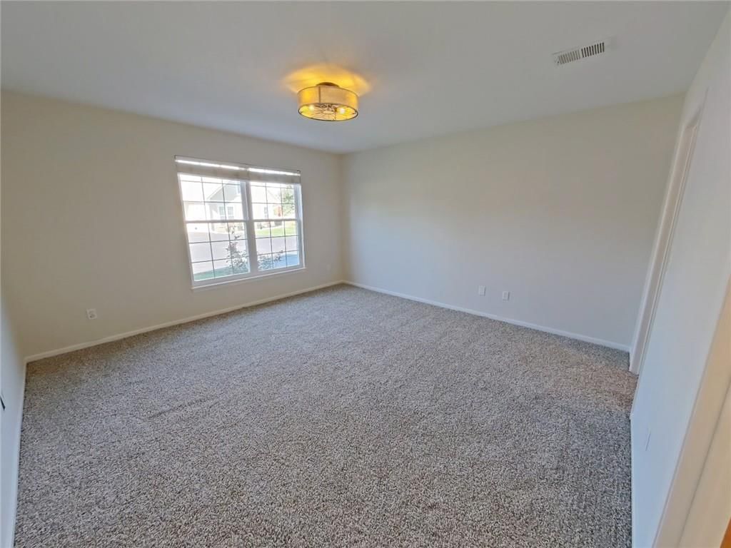 Photo 13 of 29 - 1912 W 139th Street, Leawood, KS 66224