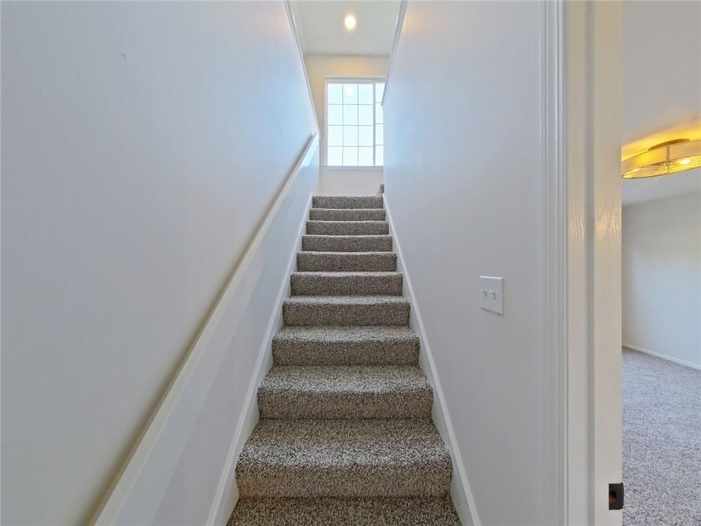 Photo 17 of 29 - 1912 W 139th Street, Leawood, KS 66224