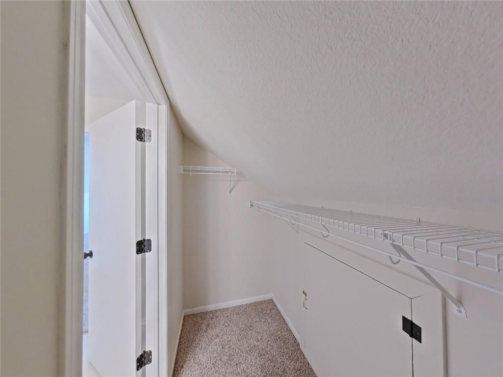 Photo 22 of 29 - 1912 W 139th Street, Leawood, KS 66224