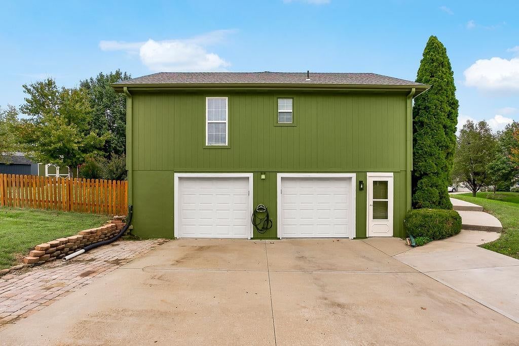 Photo 26 of 30 - 1107 ELM Circle, Pleasant Hill, MO 64080