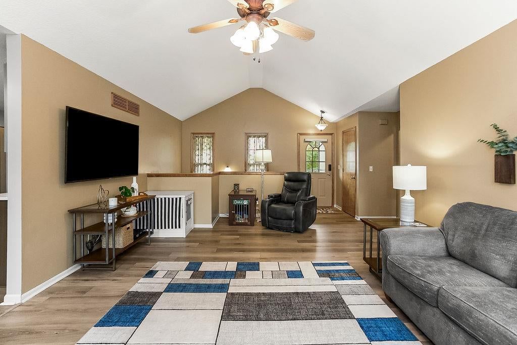 Photo 5 of 30 - 1107 ELM Circle, Pleasant Hill, MO 64080