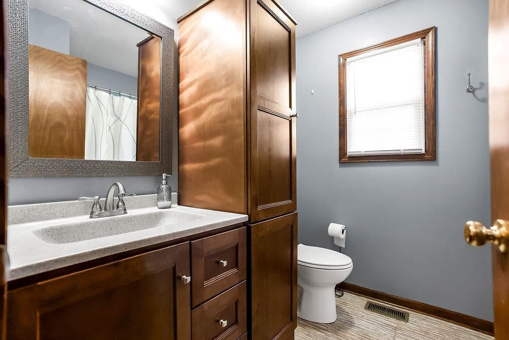 Photo 19 of 30 - 1107 ELM Circle, Pleasant Hill, MO 64080