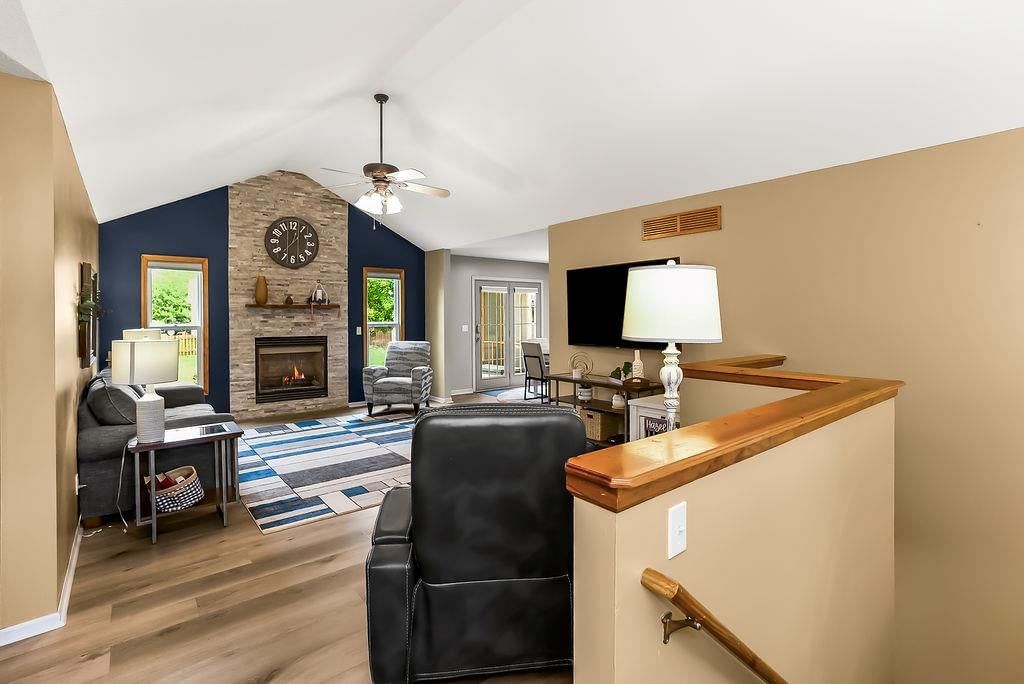 1107 ELM Circle, Pleasant Hill, MO: listing photo 3