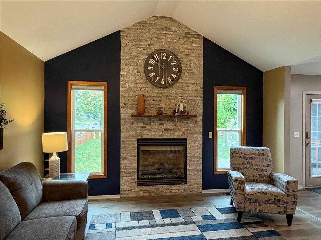 1107 ELM Circle, Pleasant Hill, MO: listing photo 3