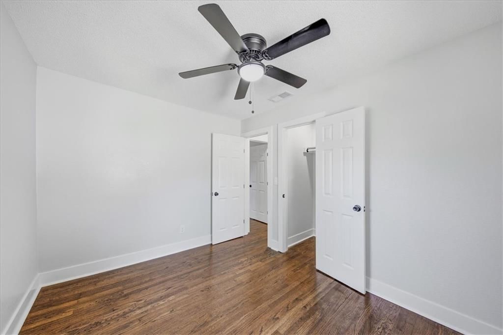 Photo 13 of 20 - 3710 Agnes Avenue, Kansas City, MO 64128