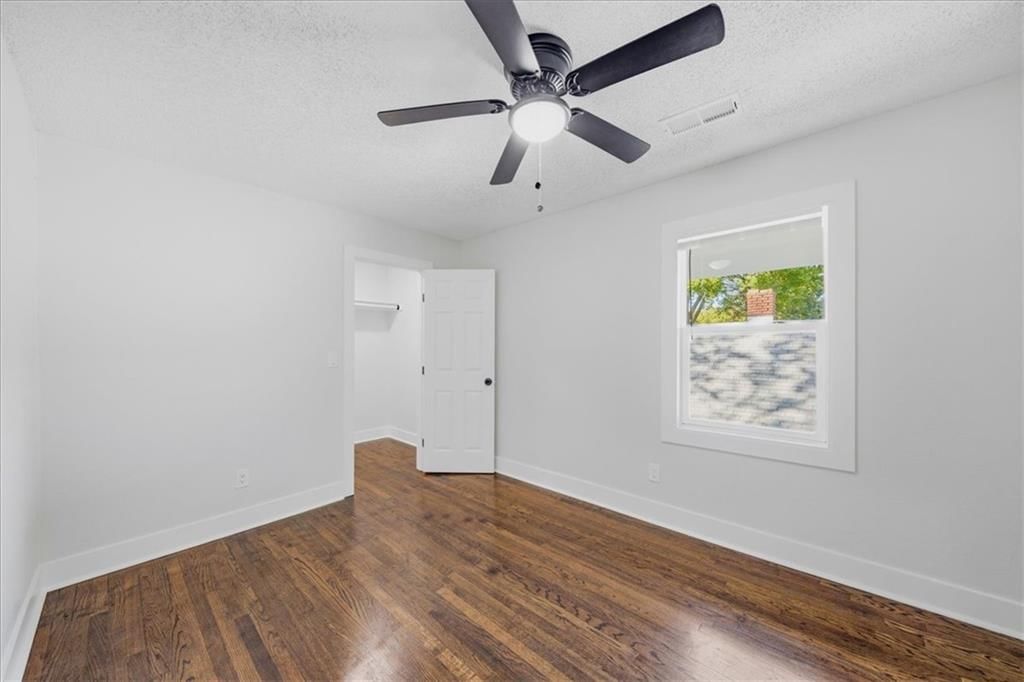 Photo 17 of 20 - 3710 Agnes Avenue, Kansas City, MO 64128