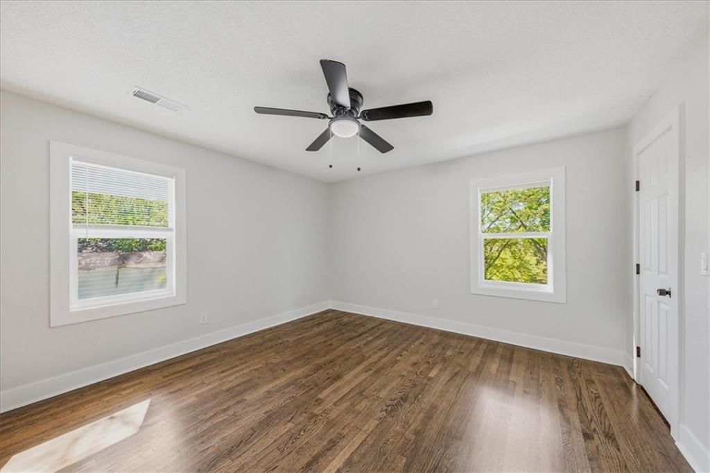 Photo 18 of 20 - 3710 Agnes Avenue, Kansas City, MO 64128