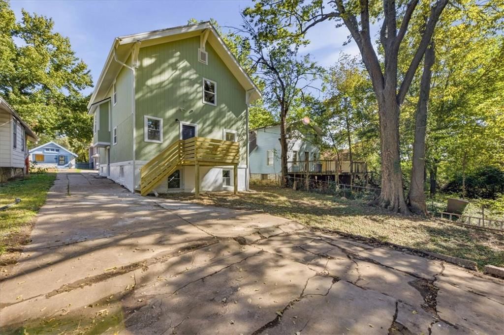 Mature trees at 3710 Agnes Avenue, Kansas City, MO 64128