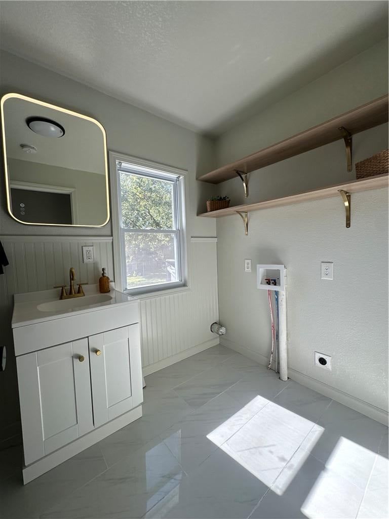 929 E Walnut Street, Independence, MO: listing photo 3