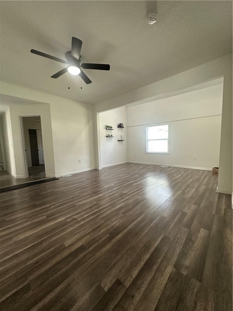 Photo 14 of 15 - 929 E Walnut Street, Independence, MO 64050