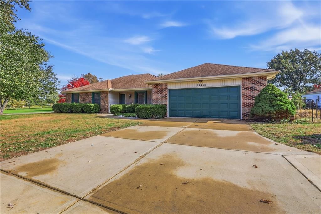 19455 Metcalf Avenue, Stilwell, KS