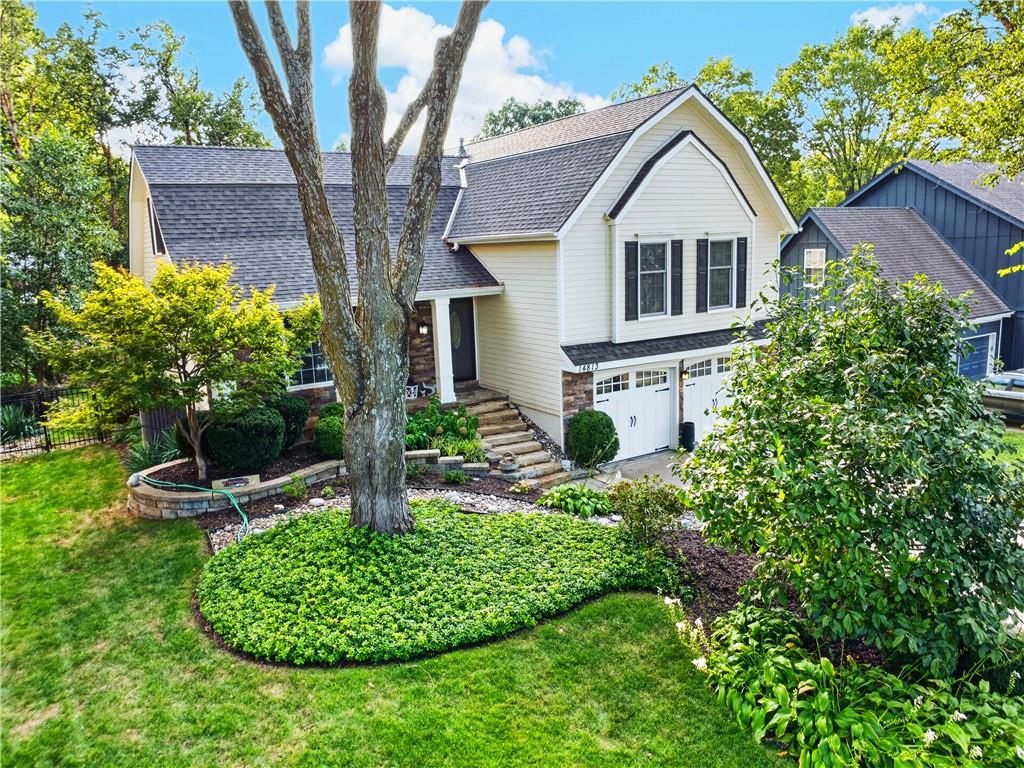 Photo 2 of 32 - 14813 W 83rd Terrace, Lenexa, KS 66215