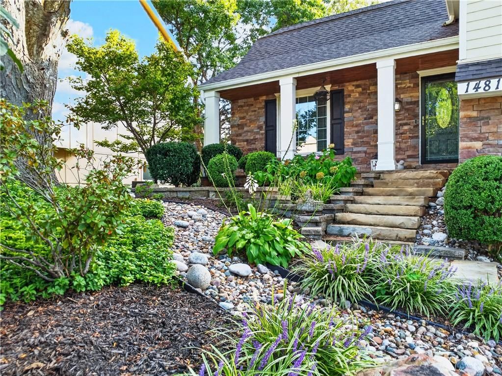 Photo 5 of 32 - 14813 W 83rd Terrace, Lenexa, KS 66215
