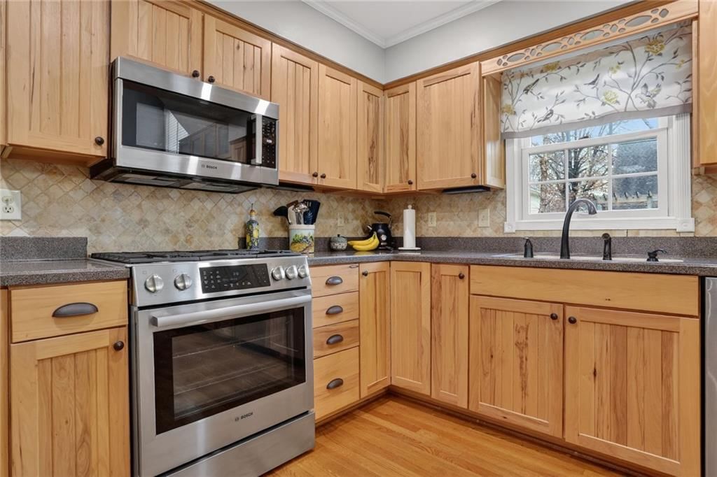 Photo 8 of 32 - 14813 W 83rd Terrace, Lenexa, KS 66215