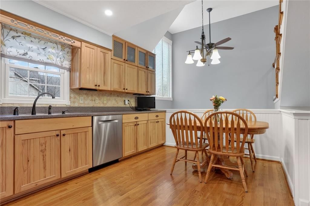 Photo 9 of 32 - 14813 W 83rd Terrace, Lenexa, KS 66215