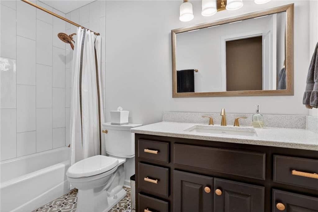 Photo 19 of 32 - 14813 W 83rd Terrace, Lenexa, KS 66215