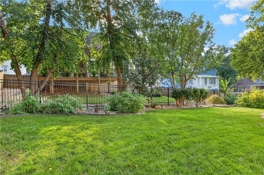 Photo 30 of 32 - 14813 W 83rd Terrace, Lenexa, KS 66215