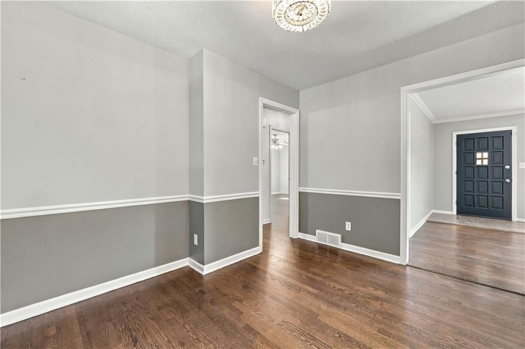 Photo 6 of 28 - 12004 E 48th Street S, Kansas City, MO 64133