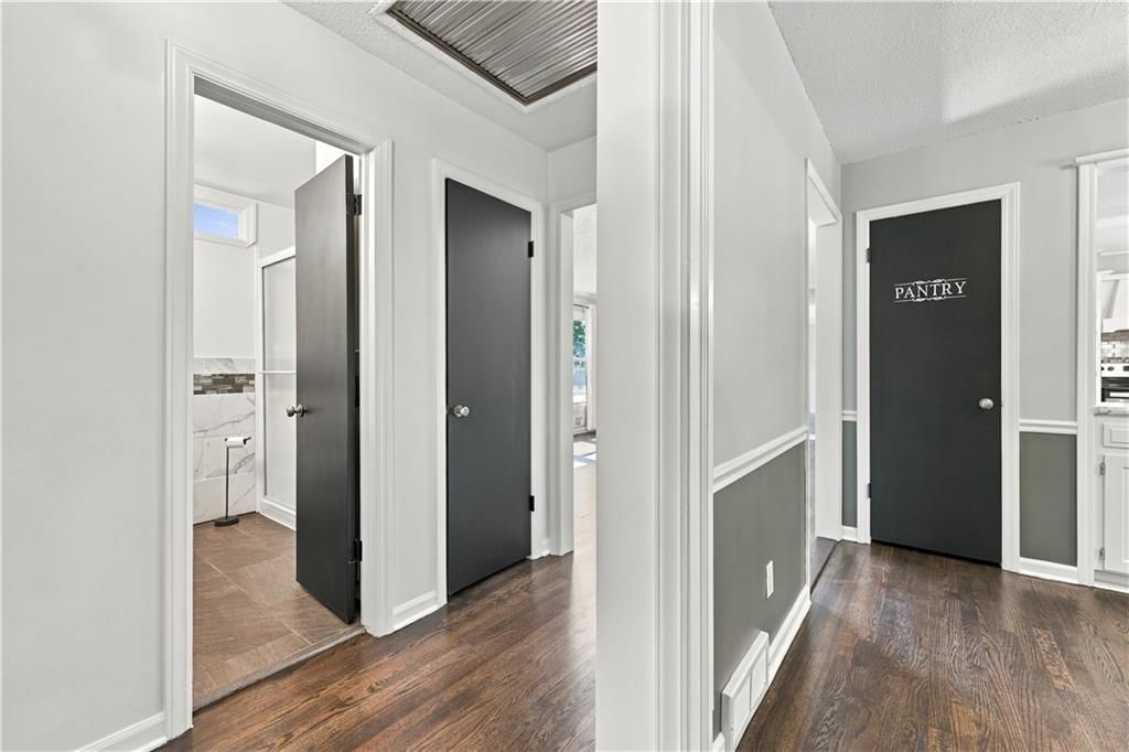 Photo 10 of 28 - 12004 E 48th Street S, Kansas City, MO 64133