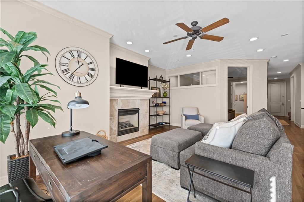 10531 Mission Road, Leawood, KS: listing photo 2
