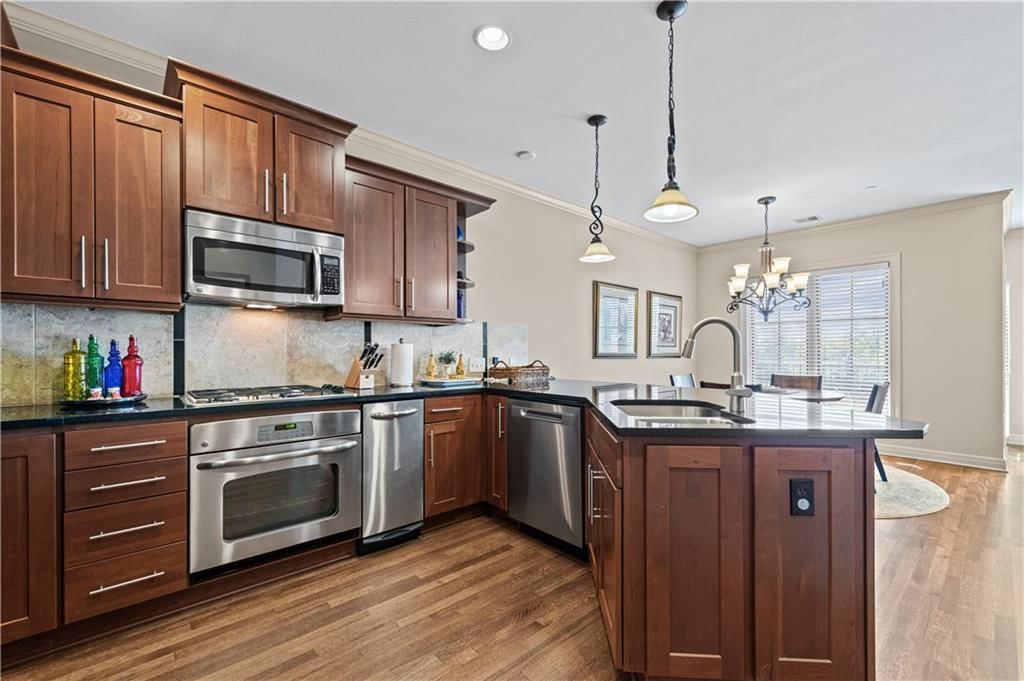 Photo 5: stainless steel appliances, 10531 Mission Road #206, Leawood, KS 66206