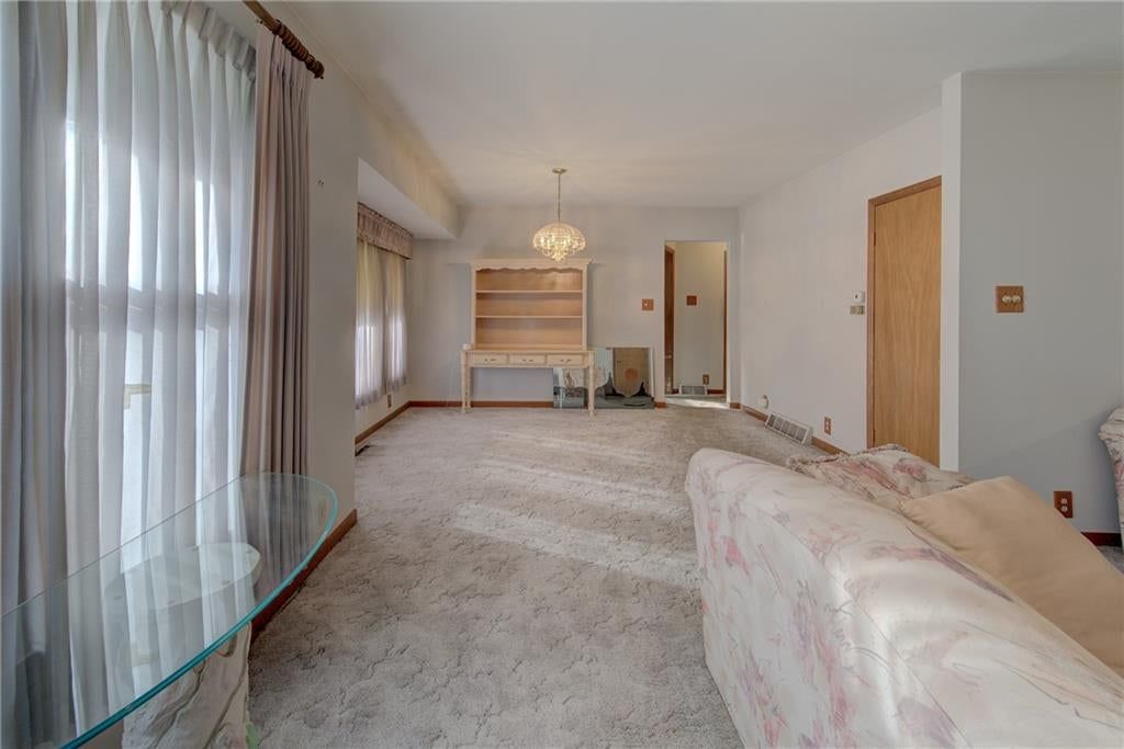 Photo 4 of 34 - 3003 Ruby Avenue, Kansas City, KS 66106