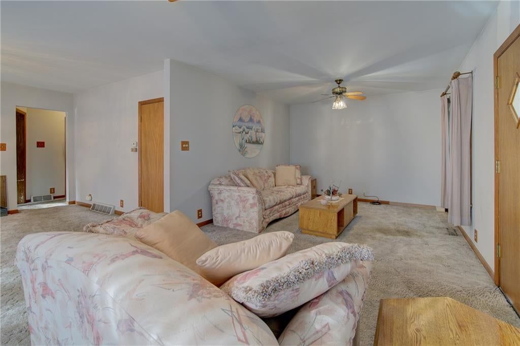 Photo 6 of 34 - 3003 Ruby Avenue, Kansas City, KS 66106