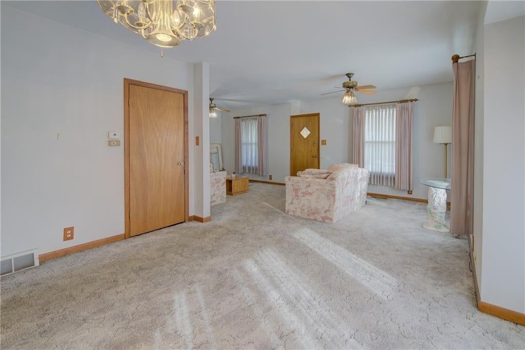 Photo 7 of 34 - 3003 Ruby Avenue, Kansas City, KS 66106
