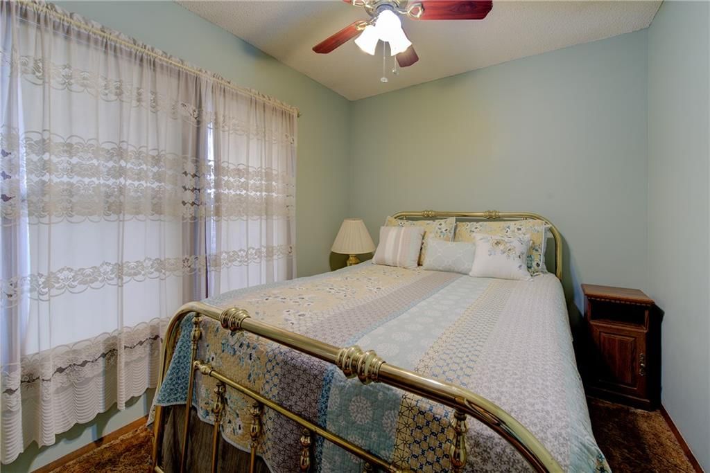 Photo 12 of 34 - 3003 Ruby Avenue, Kansas City, KS 66106
