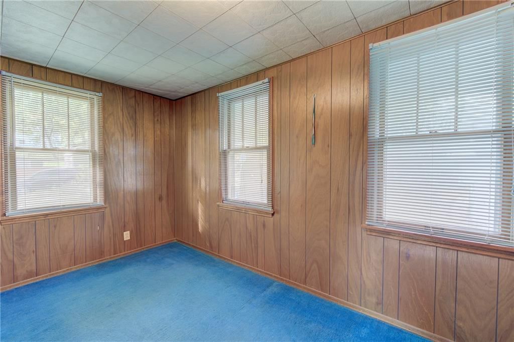 Photo 14 of 34 - 3003 Ruby Avenue, Kansas City, KS 66106