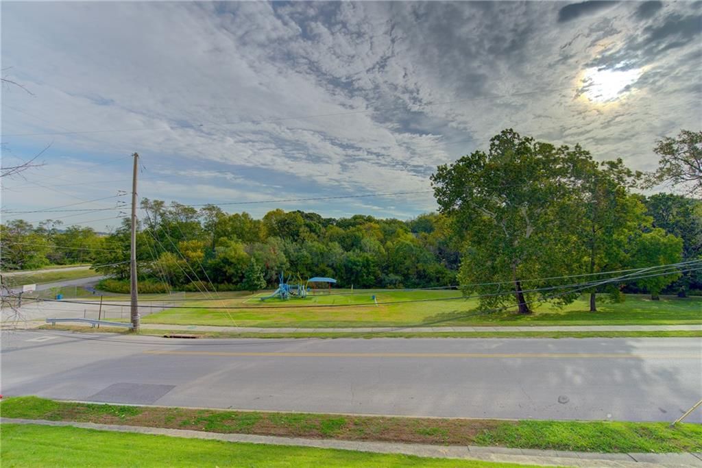 Photo 33 of 34 - 3003 Ruby Avenue, Kansas City, KS 66106